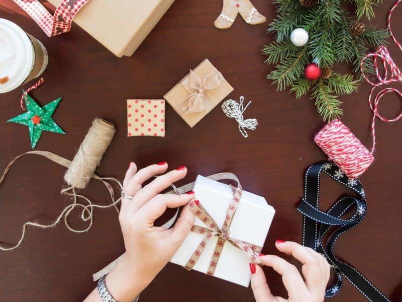 christmas gifts for women under $10