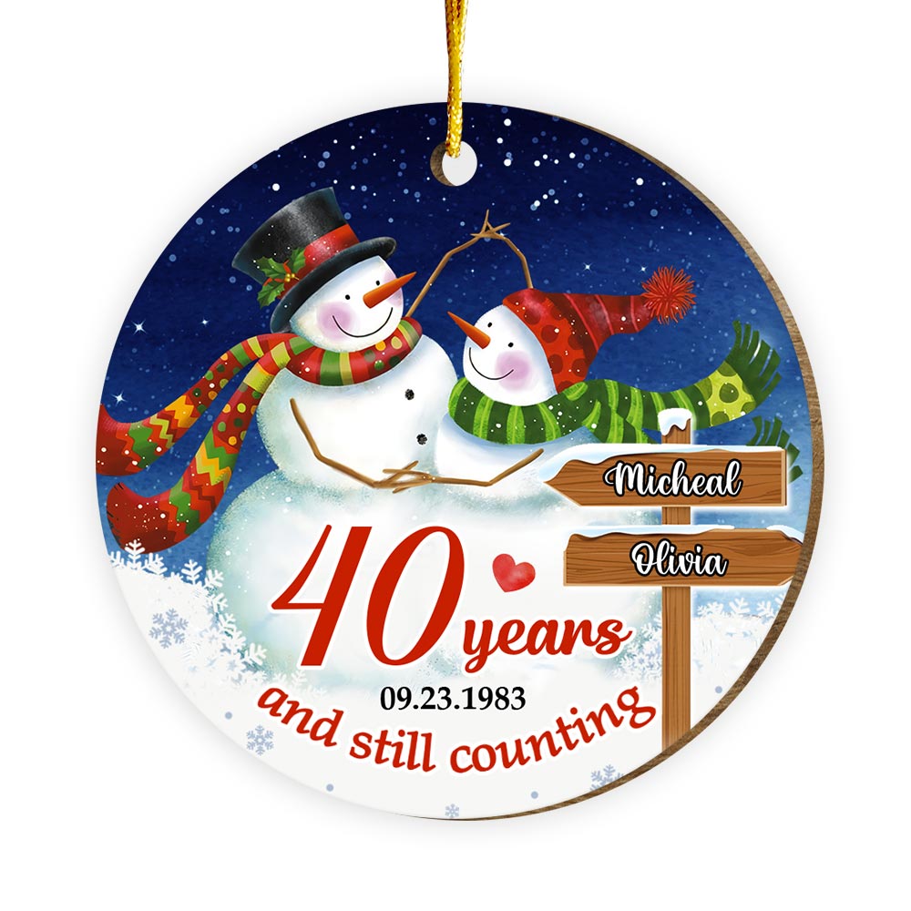 Personalized 40 Years Wedding Anniversary Snow Couple Circle Ornament 29316 Primary Mockup